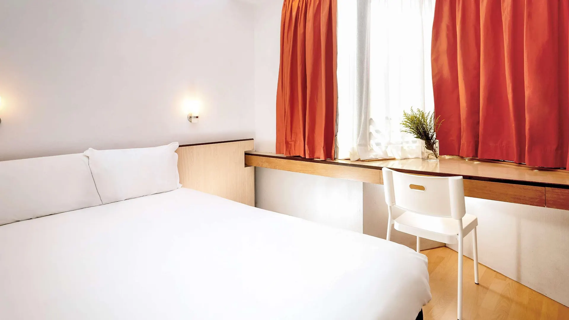 Ibis Hong Kong North Point Hotel