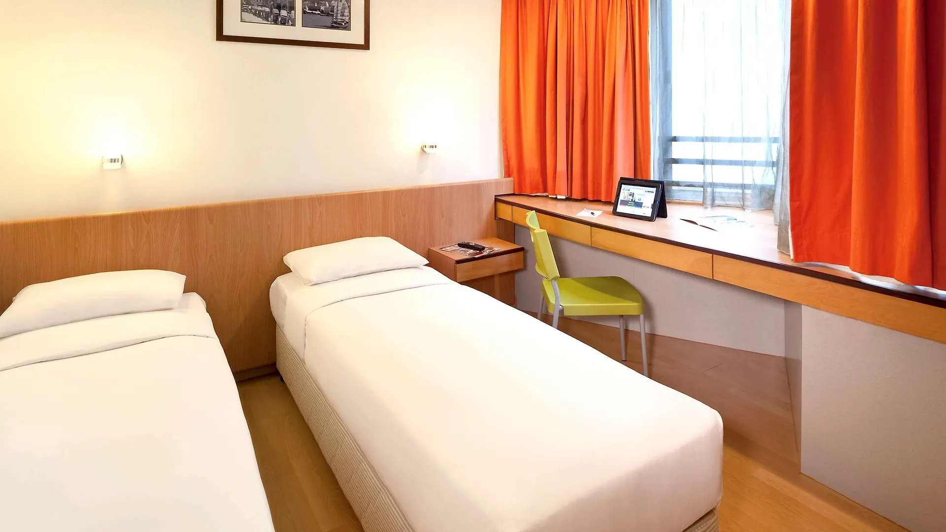 Ibis Hong Kong North Point Hotel 3*,
