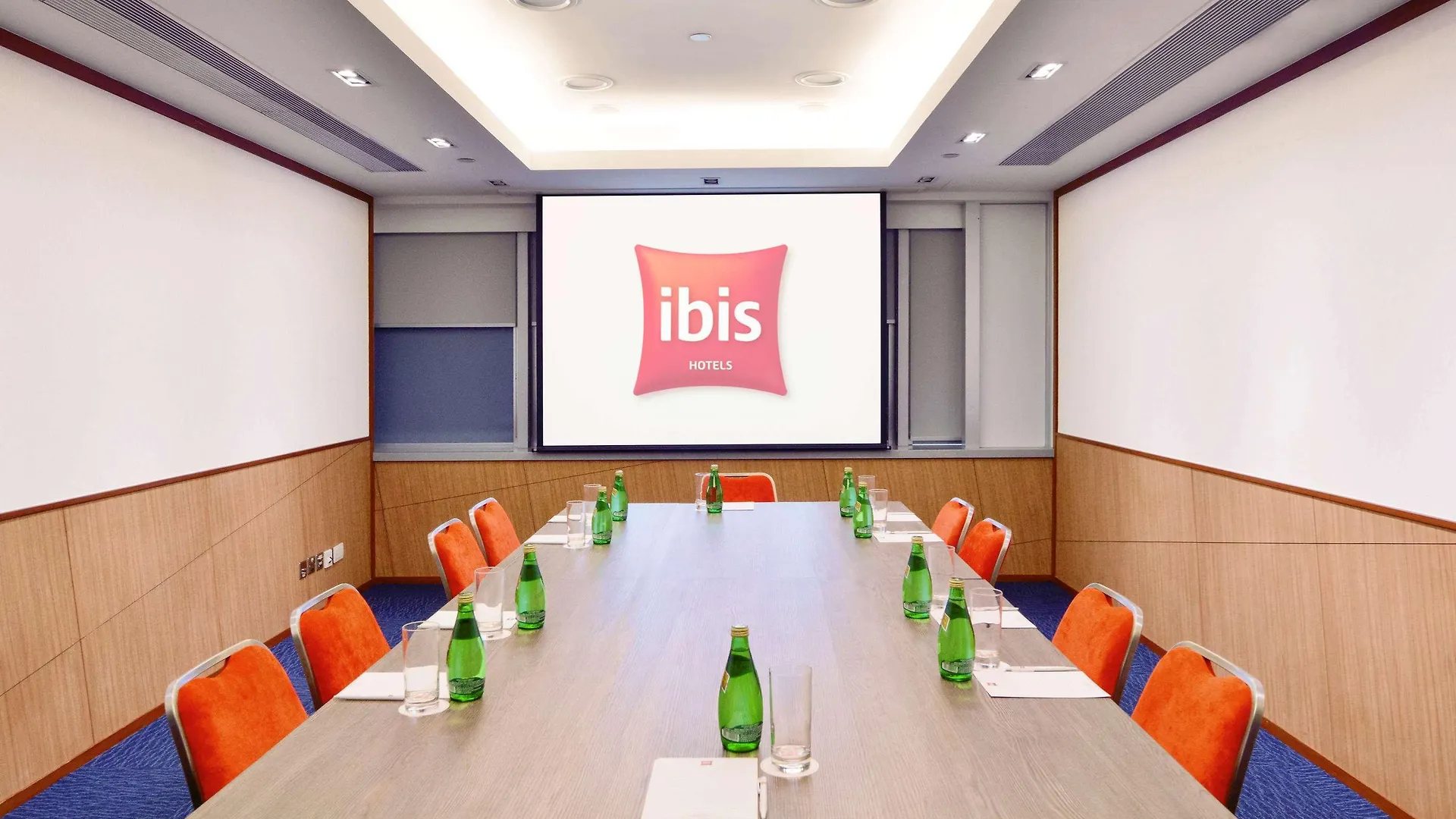 Ibis Hong Kong North Point Hotel 3*,