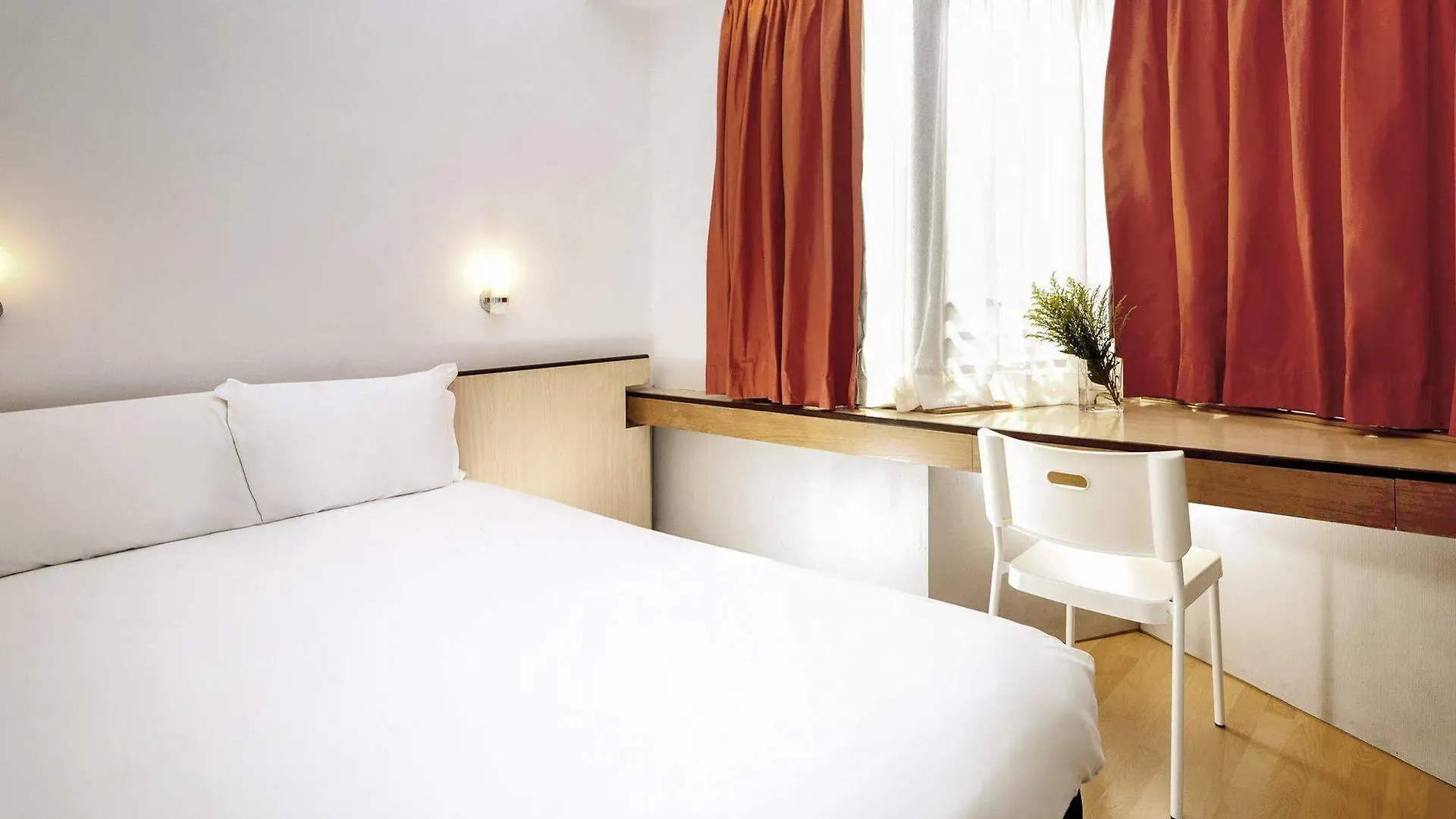 Ibis Hong Kong North Point Hotel